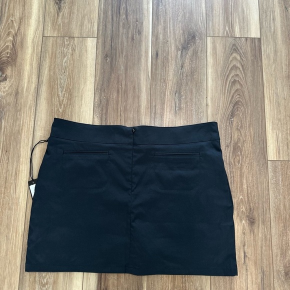 Antigua women’s moxie black skirt size medium 16 NWT - Picture 4 of 4